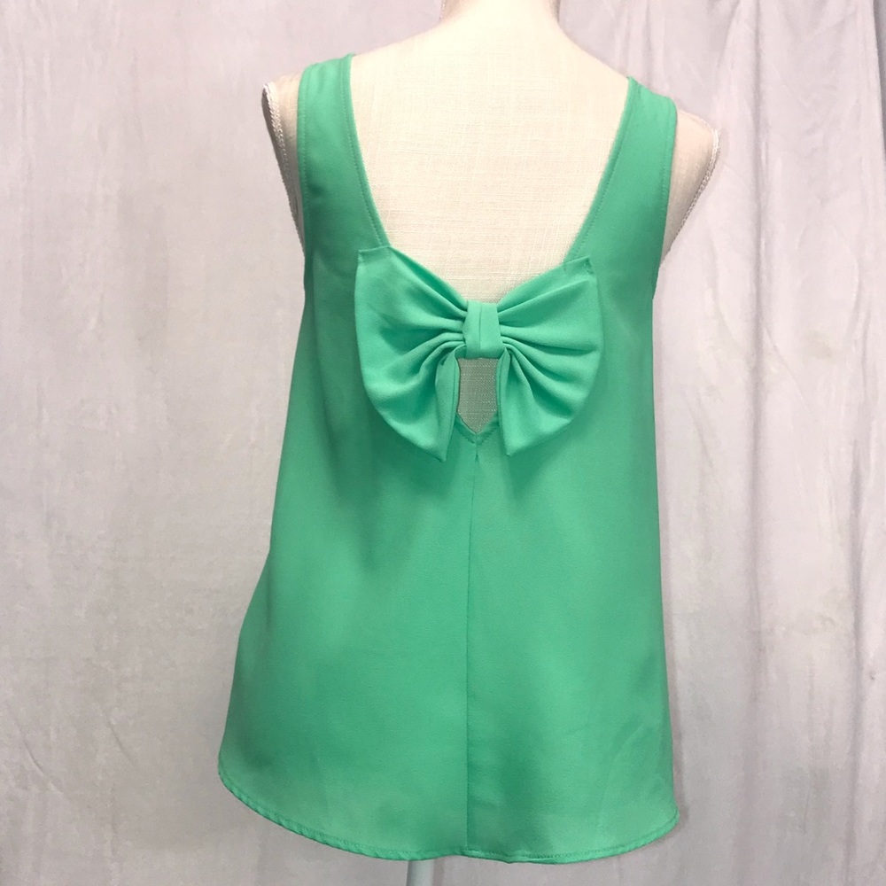 Everly. green blouse. Size S.